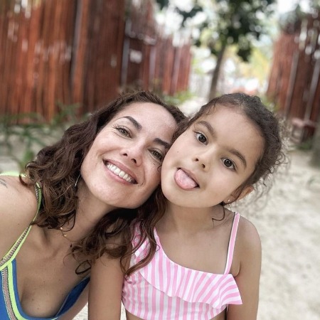 Bárbara Mori with her granddaughter Mila.